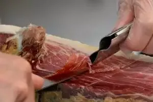 cómo cortar jamón